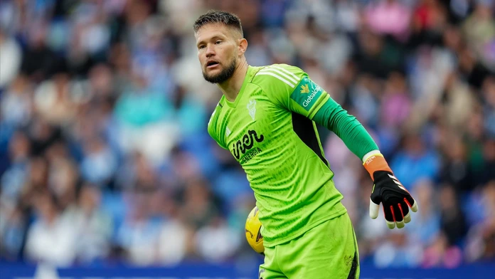 Mohol byť Slovan, bude Barcelona? Českého veterána chcel aj Kmotrík, teraz má zastúpiť Ter Stegena