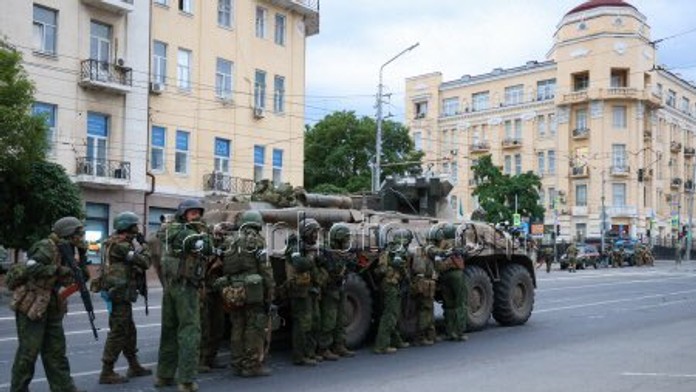 Rusko po vzbure vagnerovcov hlási poškodené domy a cesty