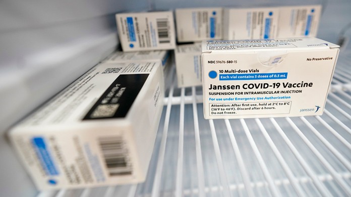 Škatule s vakcínami proti ochoreniu COVID-19 od spoločnosti Johnson and Johnson.