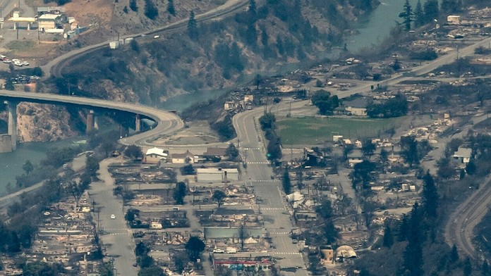 Zhorená dedina Lytton v Kanade