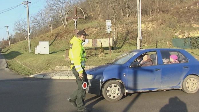 Pátranie po ozbrojených mužoch