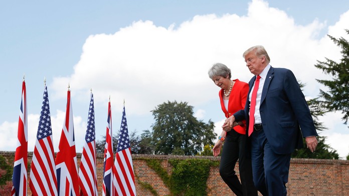 Donald Trump a Theresa Mayová.
