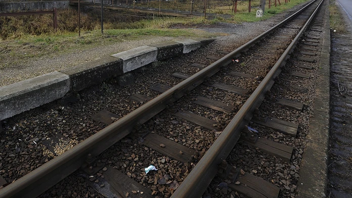 Obrovské nešťastie. Rýchlik zrazil pri Senci jedenásťročného chlapca