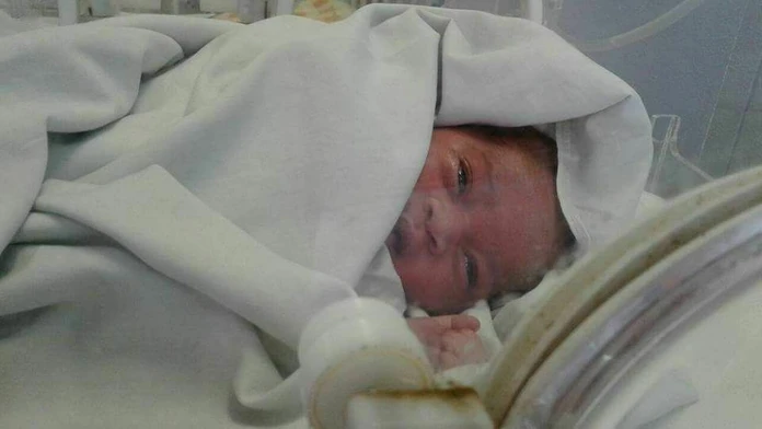 Grace April sa v súčasnosti zotavuje v opatere lekárov. 