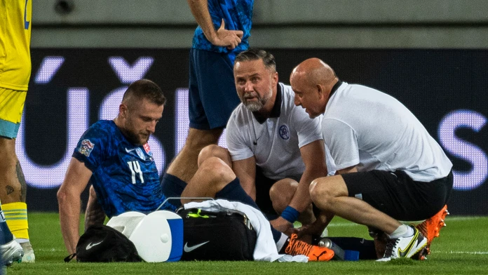 Na snímke štvrtý sprava Milan Škriniar