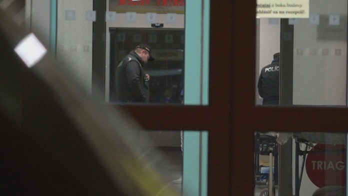 Dobodaný muž sa objavil na urgente Žiline.