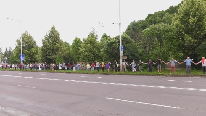 Živá reťaz v Banskej Bystrici.