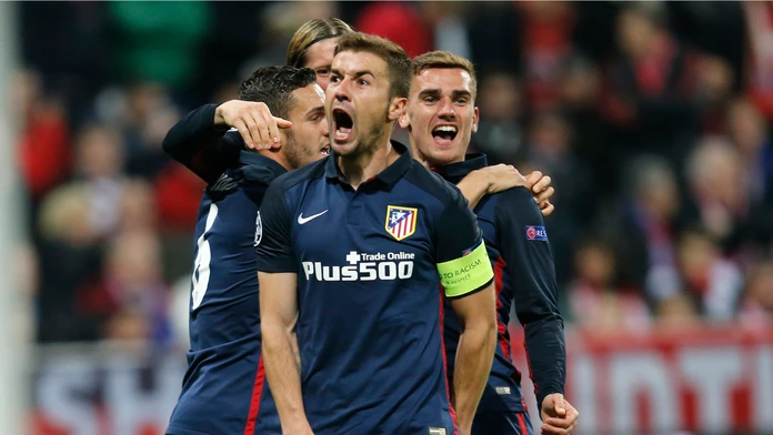 Hráč Atlética Antoine Griezmann sa raduje z gólu v odvetnom dueli semifinále LM.