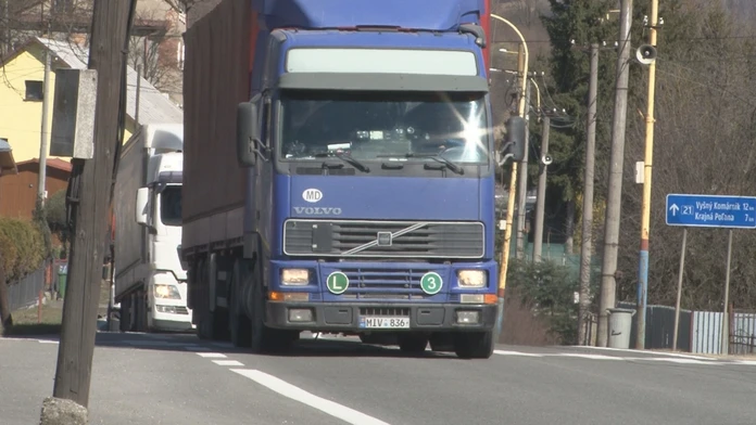Naše cesty sú plné kamiónov, ktoré obchádzajú Ukrajinu