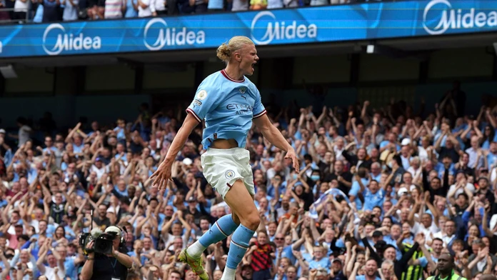 Manchester City nedal šancu Wolverhamptonu, Son s hetrikom, Arsenal ubránil vedenie v lige