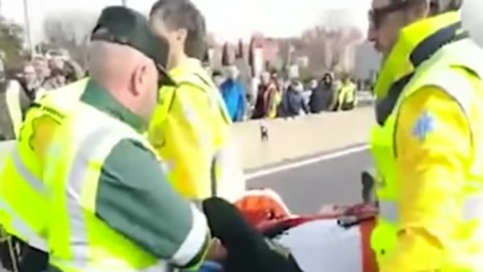 Muž chcel preraziť zábrany pred prezidentským palácom v Poľsku.