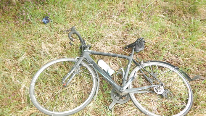 Vodič neposkytol cyklistke prvú pomoc.