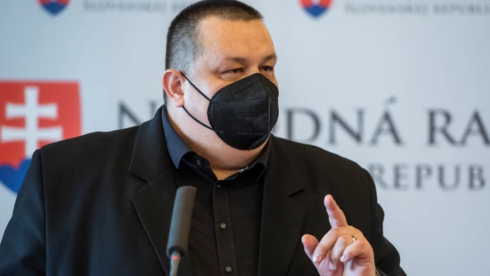 Nebudem sa brániť prešetrovaniu manažmentu pandémie, vyhlásil Mikas