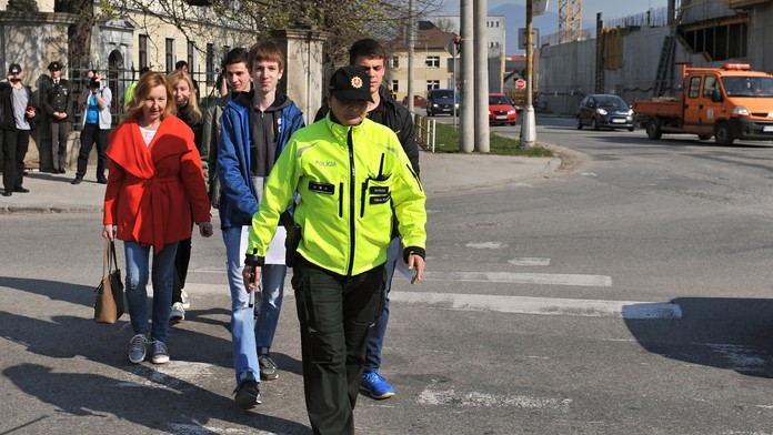Francúzsky prezident Emmanuel Macron a britská premiérka Theresa Mayová počas tlačovej konferencie po rokovaní v Sandhurste.