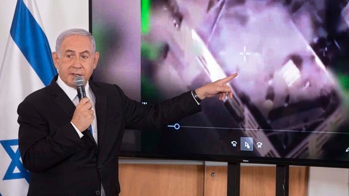 Izraelský premiér Benjamin Netanjahu počas brífingu k veľvyslancom v Izraeli.