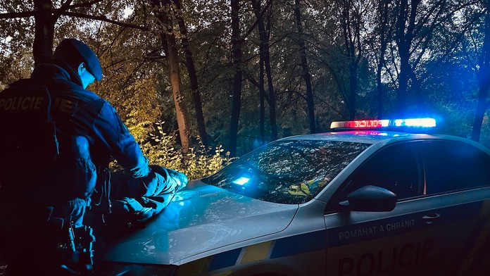 Polícia zadržala pevádzača