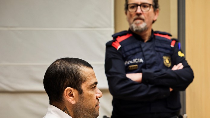 Dostane dvanásť rokov? Začal sa súd s bývalou hviezdou Barcelony či Brazílie