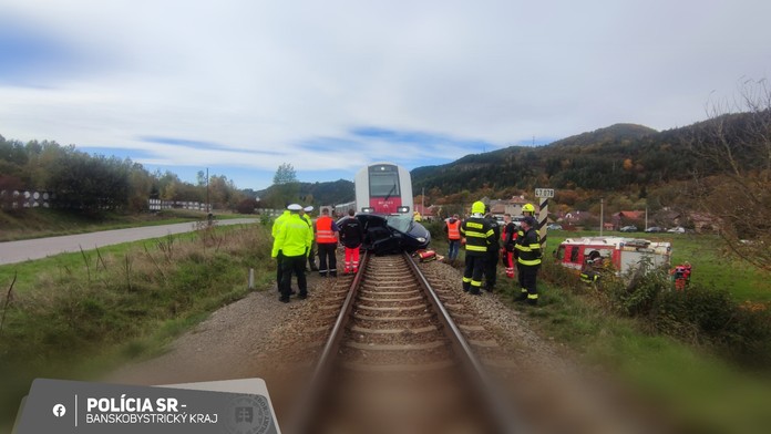 Smrteľná dopravná nehoda na železničnom priecestí. O  život prišiel 77-ročný muž