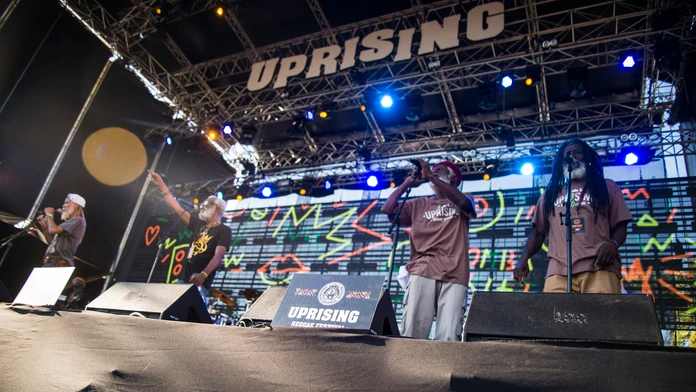 Festival Uprising na Zlatých Pieskoch.