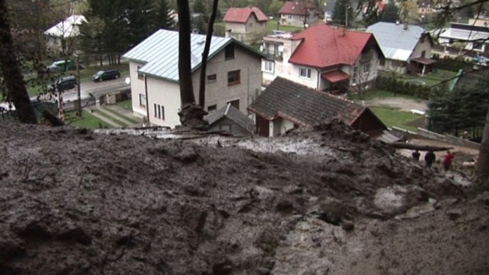 Zosuv pôdy v Ružomberku.