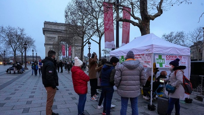 Testovanie na koronavírus v Paríži.