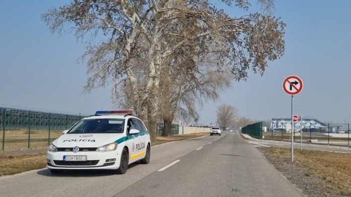 Polícia.