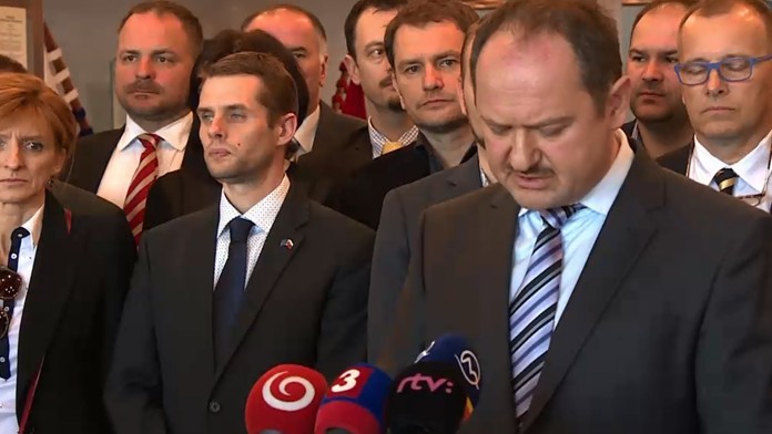 Niektorí opoziční poslanci chcú presadiť povinné exkurzie do Osvienčimu