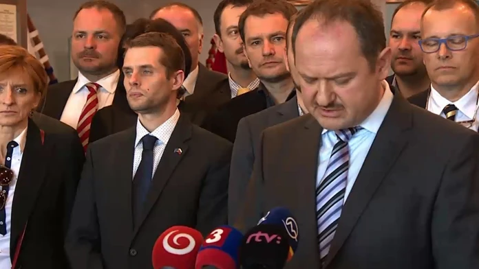 Niektorí opoziční poslanci chcú presadiť povinné exkurzie do Osvienčimu