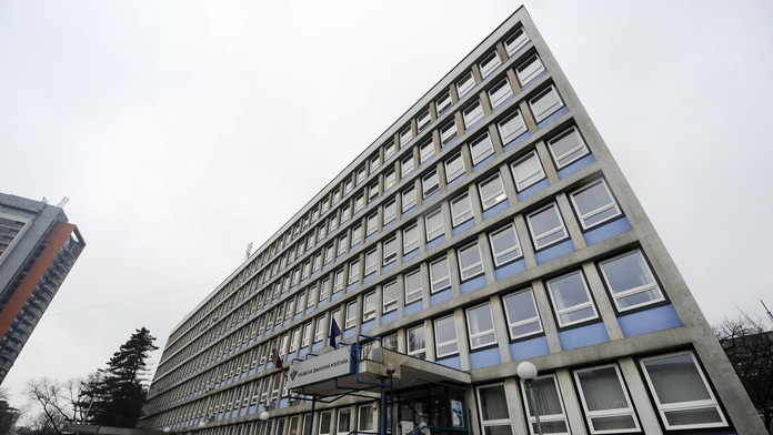 Na snímke budova Všeobecnej zdravotnej poisťovne  v Bratislave 