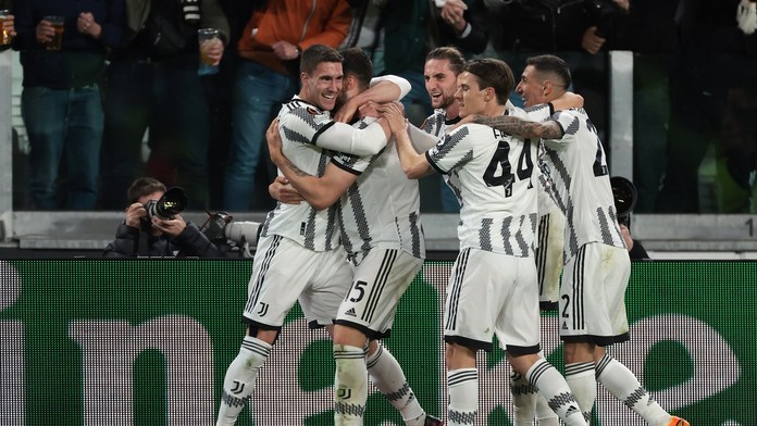 Talianska liga razom vyzerá úplne inak. Juventusu vrátili 15 bodov a je tretí