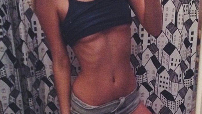 2BA4F8E000000578-3210025-Worrying_standards_Agnes_is_5ft11in_180cm_and_has_a_Body_Mass_In-m-30_1440502146413.jpg