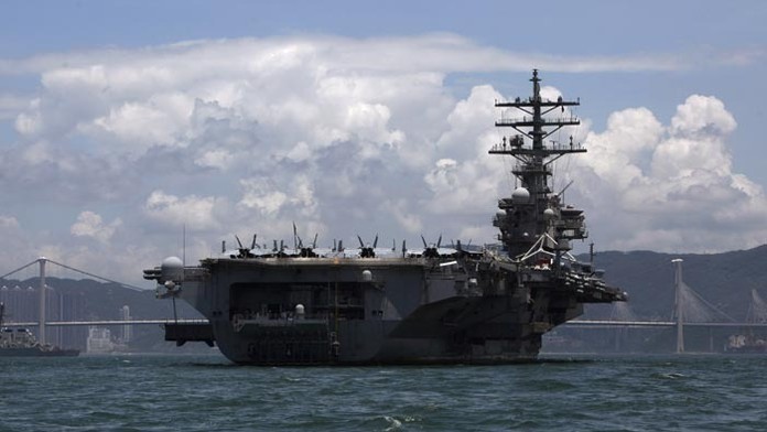 Americká lietadlová loď USS Ronald Reagan.