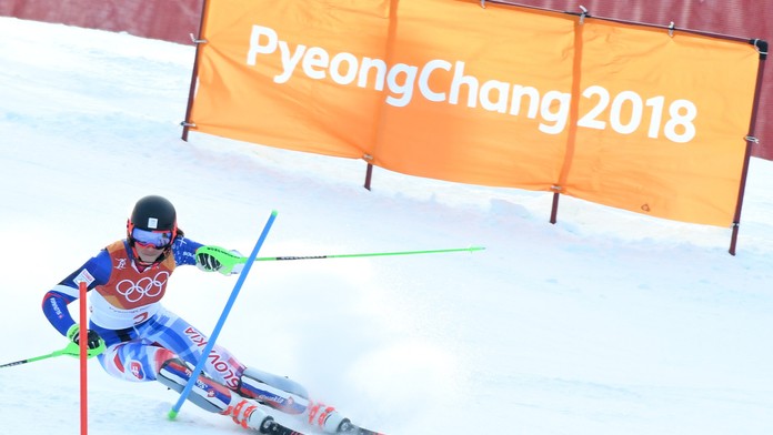 Rakúsky lyžiar Matthias Mayer sa teší z triumfu v super-G na ZOH 2018.