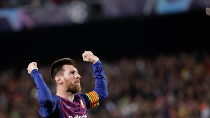 Luis Suárez z Barcelony oslavuje gól v prvom semifinále LM proti Liverpoolu.