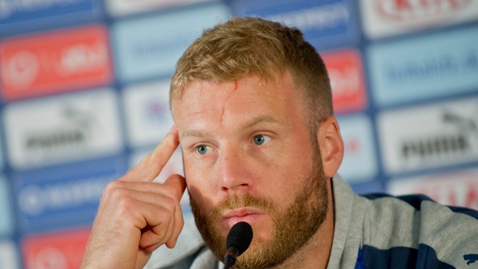 Adam Nemec počas brífingu s novinármi na ME vo Francúzsku.