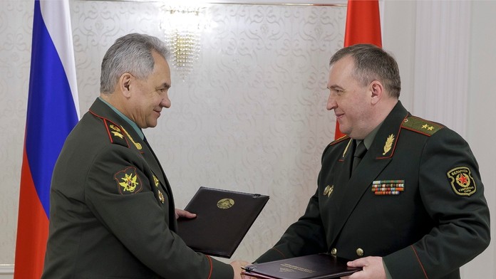 Sergej Šojgu a Viktor Chrenin