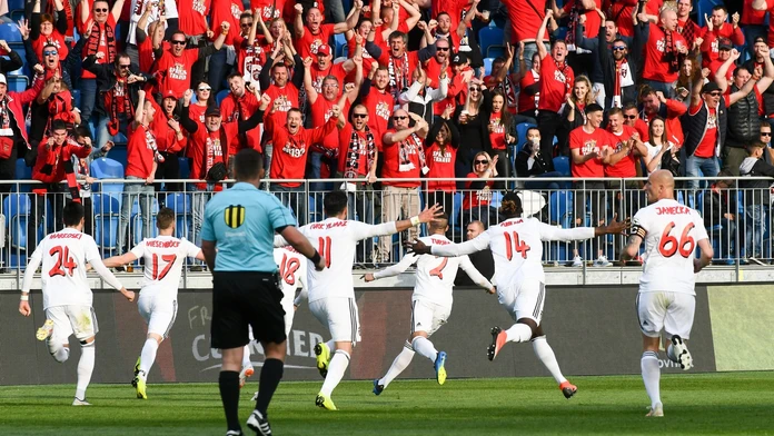Lionel Messi z Barcelony oslavuje gól do siete Liverpoolu v prvom semifinále LM.