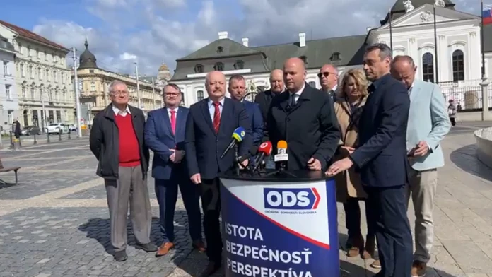 Mimoparlamentné strany