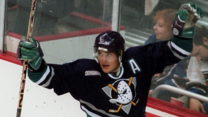 Fínska legenda Teemu Selänne počas pôsobenia v Anaheime.