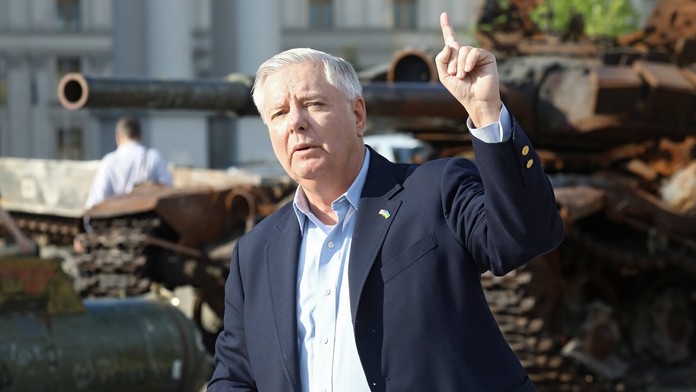 Rusko vydalo zatykač na amerického senátora za jeho výroky o Ukrajine