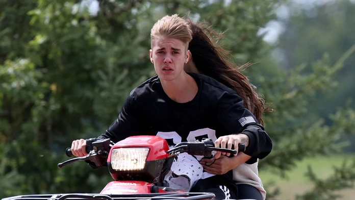 bieber a selena.jpg