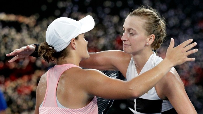 Cristiano Ronaldo prichádza so svojou priateľkou na súd v Madride.