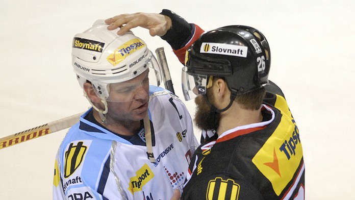 Jozef Stümpel (HC Nitra) a Michal Handzuš (HC´05 Banská Bystica).