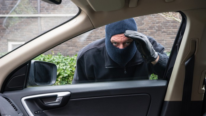 Krádež auta (ilustračná fotografia)
