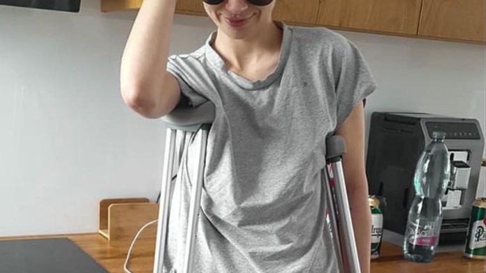 Ronie si zlomila panvu.