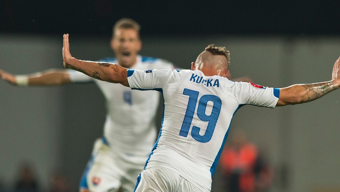 Juraj Kucka sa raduje z gólu proti Španielsku v kvalikačnom zápase na EURO 2016.
