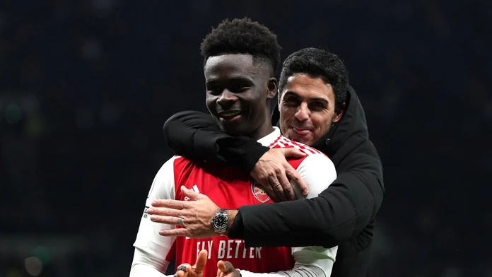 Arsenal s nesmierne dôležitým triumfom. Liverpool má po prehre už len dvojbodový náskok