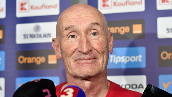 Tréner slovenskej hokejovej reprezentácie Craig Ramsay počas brífingu na zraze pred MS v Dánsku.