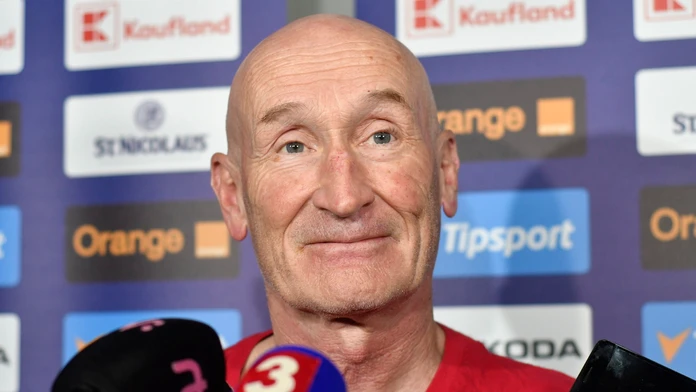 Tréner slovenskej hokejovej reprezentácie Craig Ramsay počas brífingu na zraze pred MS v Dánsku.