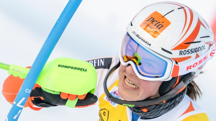 Petra Vlhová v Sestriere opäť neudržala vedúcu pozíciu. Získala však ďalšie pódium